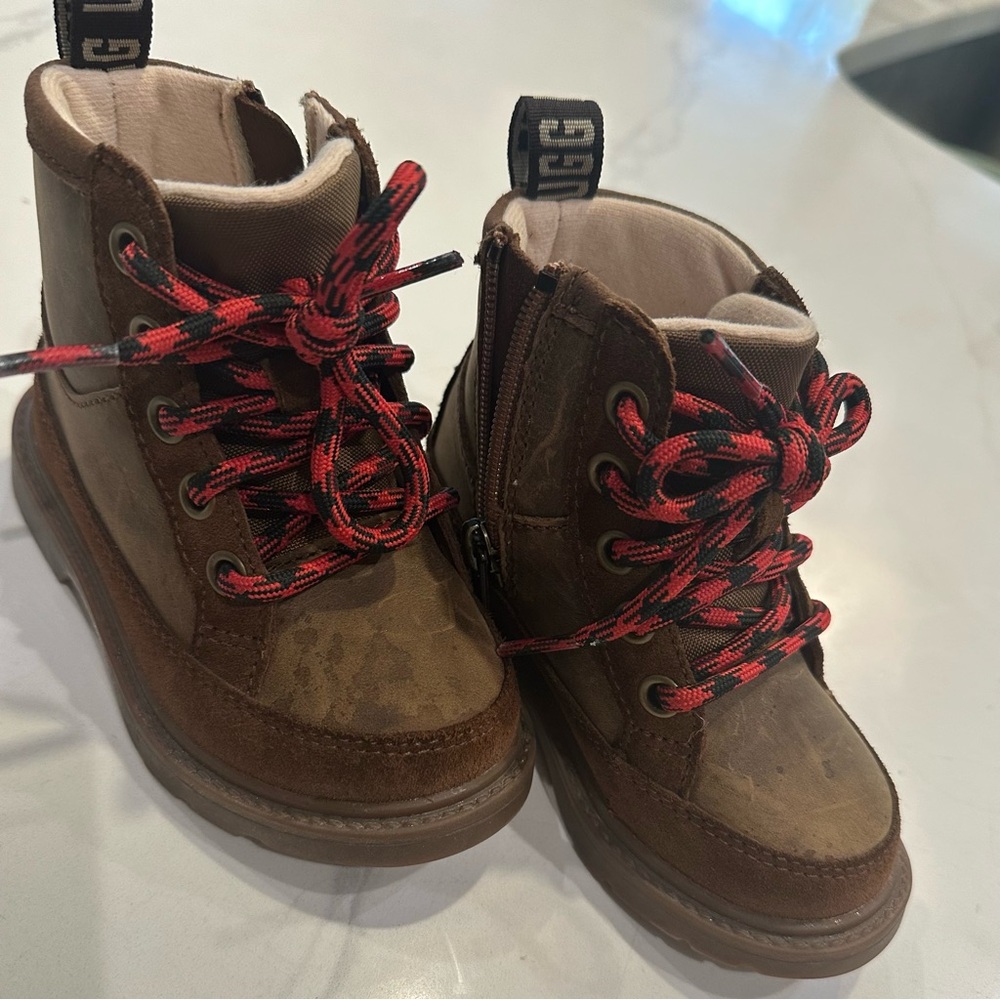 Ugg Robley Weatherproof boots toddler 7c